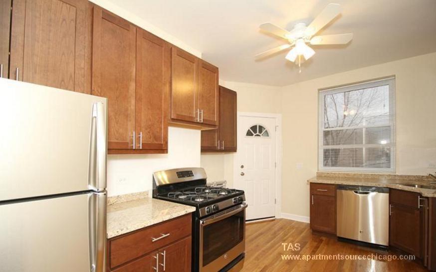 1607 W Berteau Ave, Unit 1 in Chicago, IL - Foto de edificio