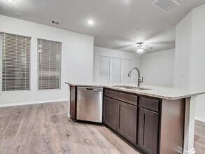 408 Magnolia Ln in Lake Jackson, TX - Building Photo - Building Photo