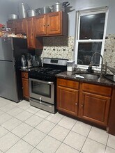 167 W 228th St, Unit Duplex in Bronx, NY - Foto de edificio - Building Photo