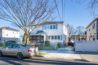 12723 140th St in Jamaica, NY - Foto de edificio - Building Photo