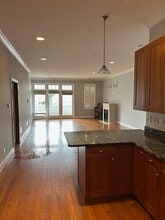 2505 W George St, Unit 2 in Chicago, IL - Foto de edificio - Building Photo
