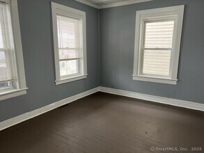 103 Elm St in Winchester, CT - Building Photo - Building Photo