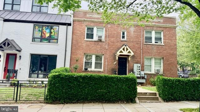 property at 1424 Staples St NE