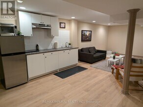 249 Thornway Ave in Vaughan, ON - Building Photo - Building Photo