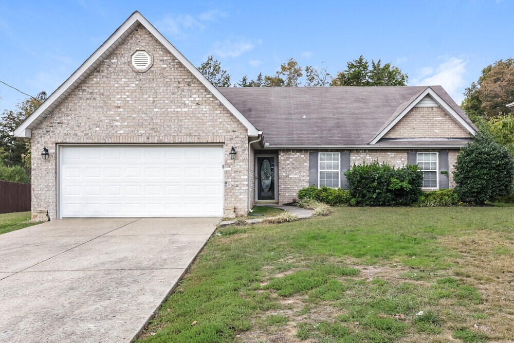 294 Davids Way in La Vergne, TN - Building Photo