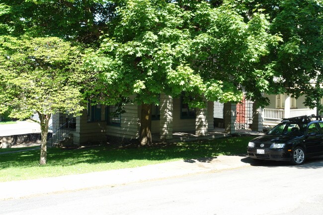 830 S Lincoln Pl in Spokane, WA - Foto de edificio - Building Photo