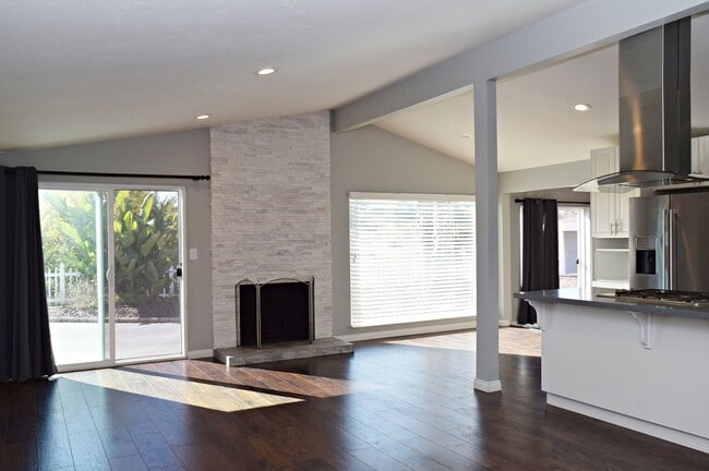 2534 Mobley St in San Diego, CA - Building Photo - Building Photo