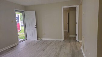 171 Hamilton Cir, Unit A in Oak Ridge, TN - Building Photo