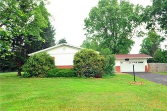 15 Green Valley Dr in Big Flats, NY - Building Photo - Building Photo