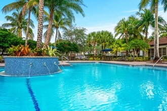 The Villas at Wyndham Lakes in Coral Springs, FL - Foto de edificio - Building Photo