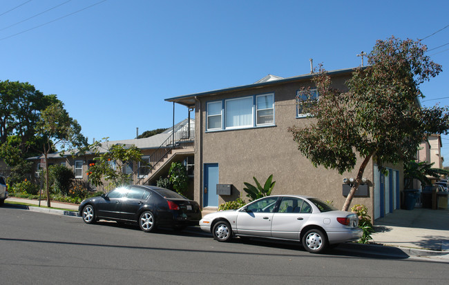 1019 Ocean Ave in Seal Beach, CA - Building Photo - Building Photo