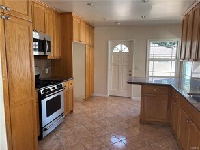 21327 De La Osa St in Los Angeles, CA - Building Photo - Building Photo