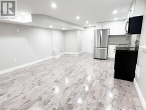 27 Ray Ave in Toronto, ON - Building Photo - Building Photo
