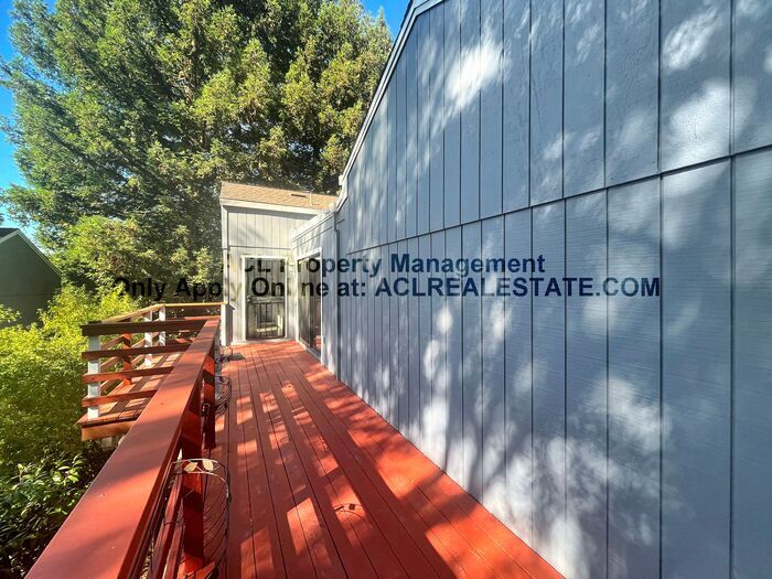 1864 Sally Creek Cir in Hayward, CA - Building Photo