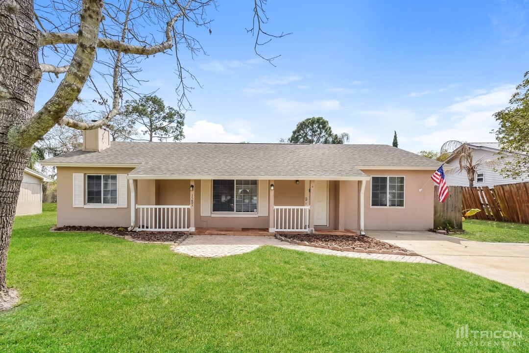 1587 O'Hara St in Deltona, FL - Building Photo