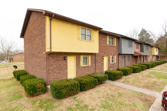 Woodside Townhomes in Radcliff, KY - Foto de edificio - Building Photo