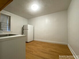 1589 Beacon St, Unit B in Brookline, MA - Building Photo