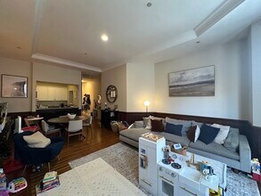 331 Beacon St, Unit 2 in Boston, MA - Building Photo - Building Photo
