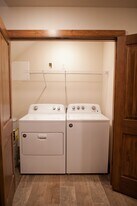 515 W McDaniel St in Springfield, MO - Building Photo