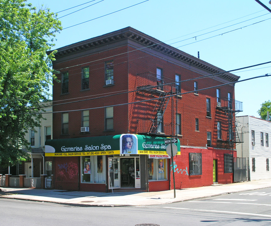 600 Van Nest Ave in Bronx, NY - Building Photo