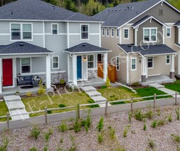 13214 192nd Ave E in Bonney Lake, WA - Building Photo - Building Photo