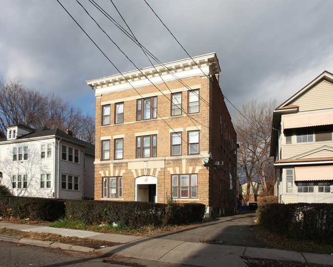 30 Cleveland Ave in Hartford, CT - Foto de edificio - Building Photo