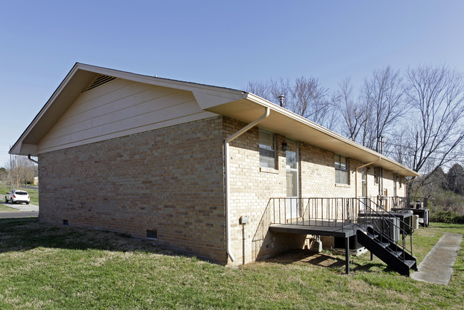 216 Blue Grass Dr in Morristown, TN - Building Photo - Building Photo