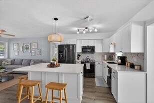 110 NE 30th St in Pompano Beach, FL - Building Photo