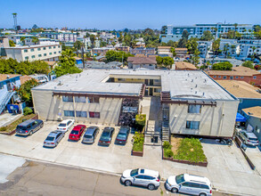 Townhouse East in San Diego, CA - Building Photo - Building Photo