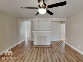 2632 Shamrock Dr in Charlotte, NC - Foto de edificio - Building Photo