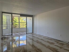 1501 NE 191st St, Unit C211 in Miami, FL - Building Photo - Building Photo