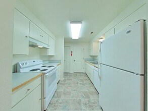 860 SE Lilly Ave in Corvallis, OR - Foto de edificio - Building Photo
