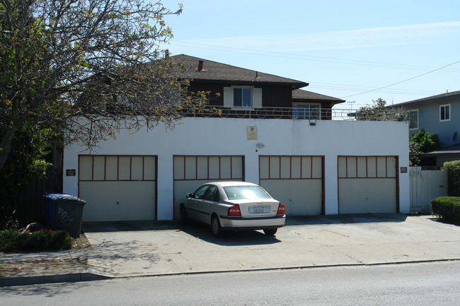 3158 Moorpark Ave in San Jose, CA - Building Photo - Building Photo