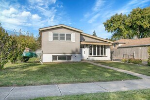 329 E Jefferson St in Bensenville, IL - Building Photo