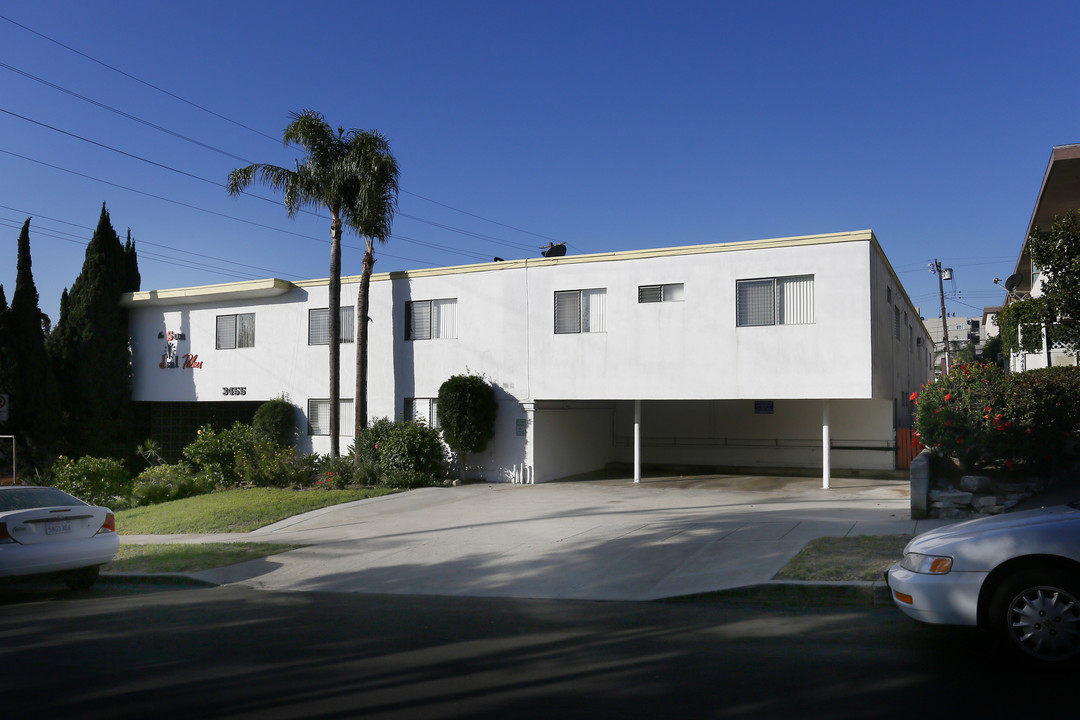 The sun dial palms in Los Angeles, CA - Building Photo