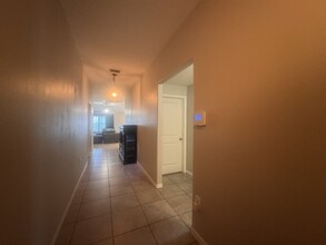 10164 Carloway Hills Dr in Wimauma, FL - Building Photo - Building Photo