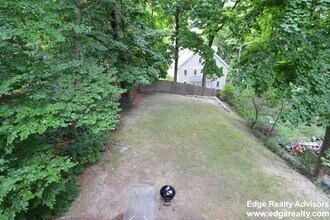 55 Dunboy St, Unit 2 in Boston, MA - Foto de edificio - Building Photo