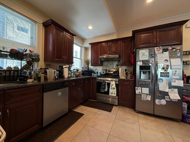 27 Essex St in Cambridge, MA - Building Photo - Building Photo