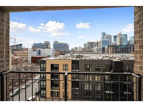 401 S 1st St in Minneapolis, MN - Foto de edificio - Building Photo