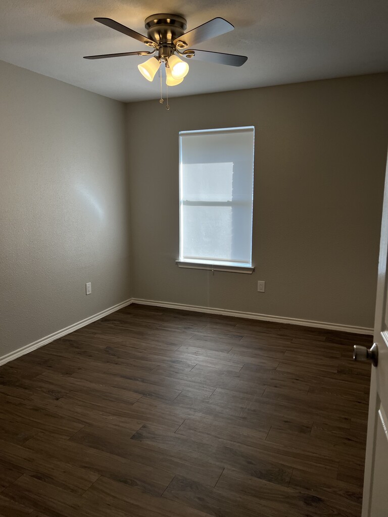 Porter Plaza Apartments in Porter, TX | ApartmentHomeLiving.com