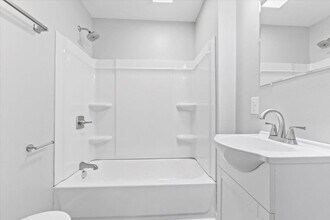 105 Bluegrass Dr in Kingsport, TN - Foto de edificio - Building Photo