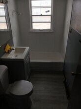 1025 Irving Ave in Rockford, IL - Building Photo - Building Photo