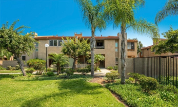 16891 Bluewater Ln in Huntington Beach, CA - Building Photo - Building Photo