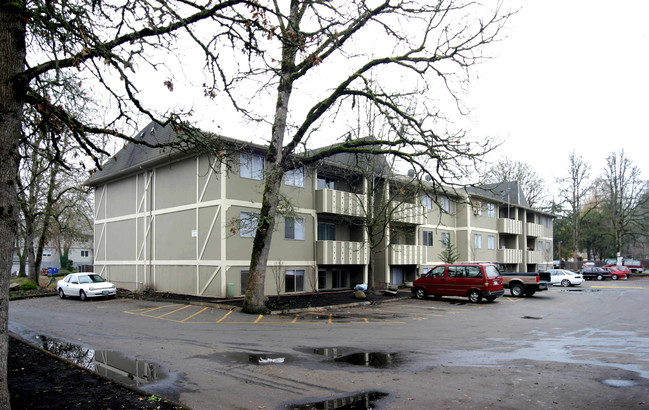 Cambridge Park Apartments in Beaverton, OR - Building Photo - Building Photo