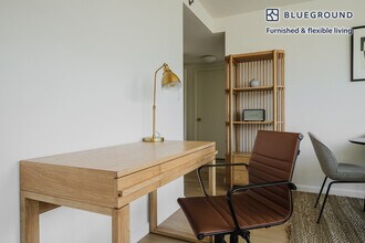 180 W 20th St in New York, NY - Building Photo - Building Photo