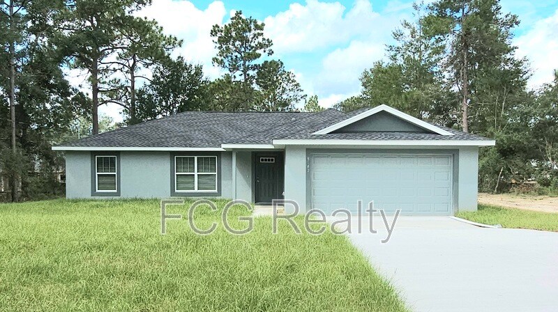 8140 N Elkcam Blvd in Citrus Springs, FL - Building Photo