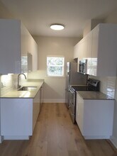 242 Shoreline Ct in Richmond, CA - Building Photo - Building Photo