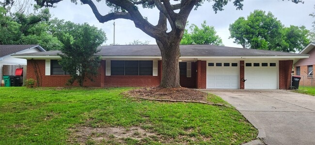 property at 1902 Amy Dr