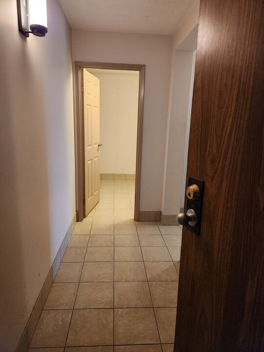 1700 University Ave W in Windsor, ON - Building Photo