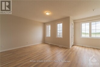 2014 Leinster Cir in Ottawa, ON - Building Photo - Building Photo
